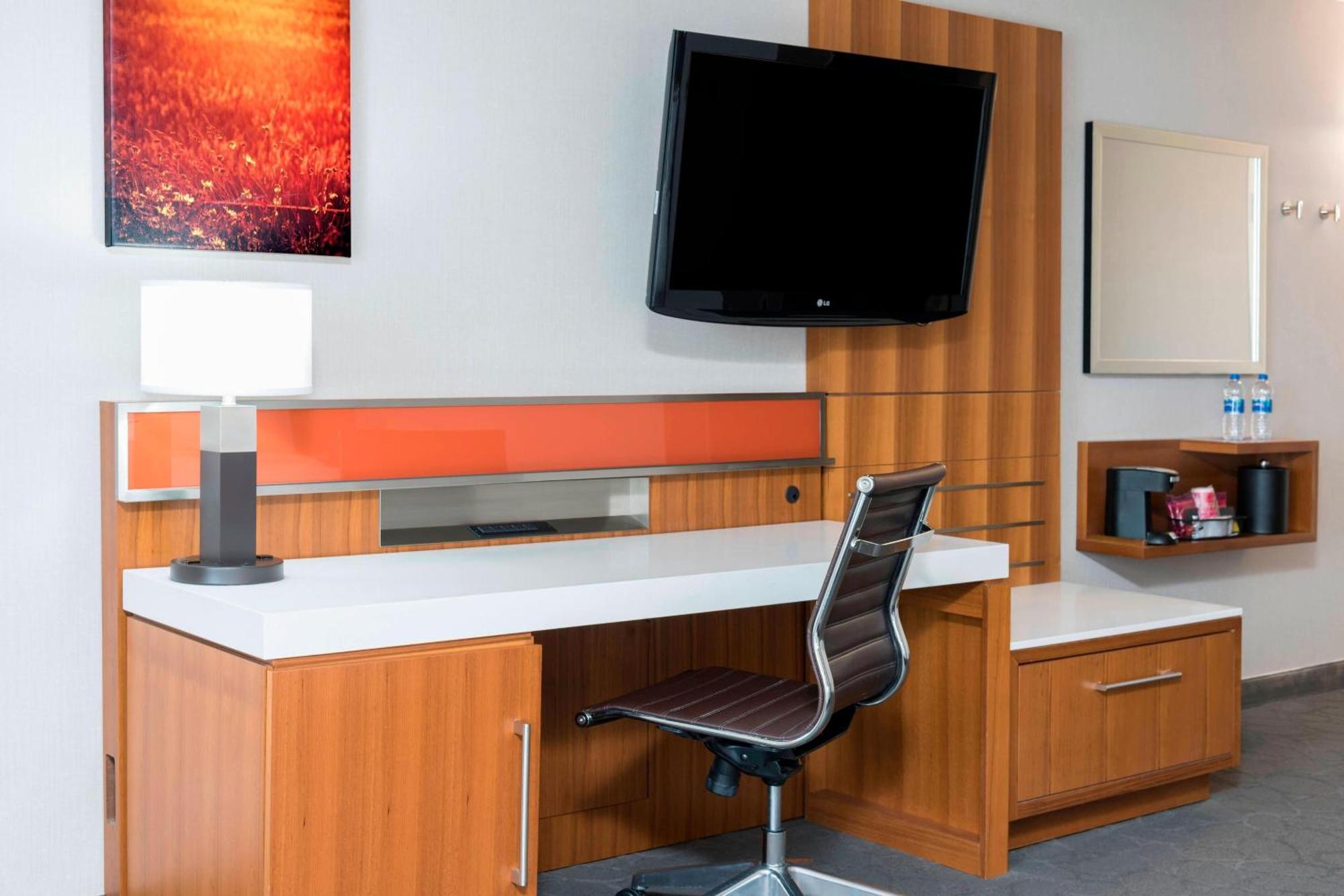 Sonesta Hotel Grand Rapids Airport Kentwood Ngoại thất bức ảnh